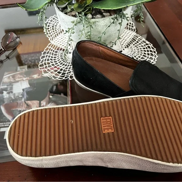 FRYE Womens Dylan Slip On Casual Shoe Black/White Size 10m - Picture 7 of 7